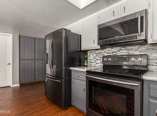 4832 W Harmont Dr, Glendale, AZ 85302