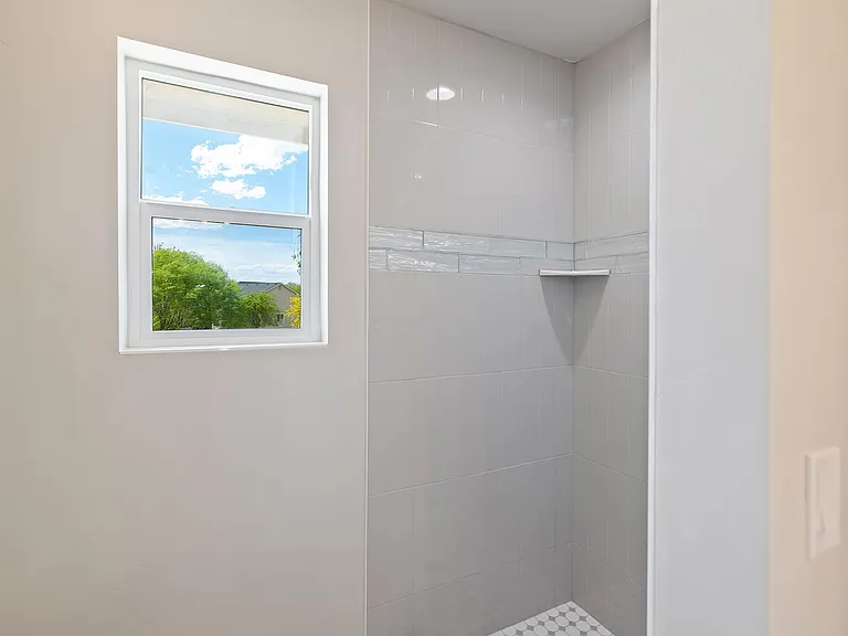 1724 W Iowa Ave — Photo 14