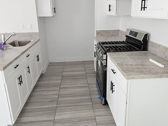 3rd image of 9015-9017 Monogram Ave