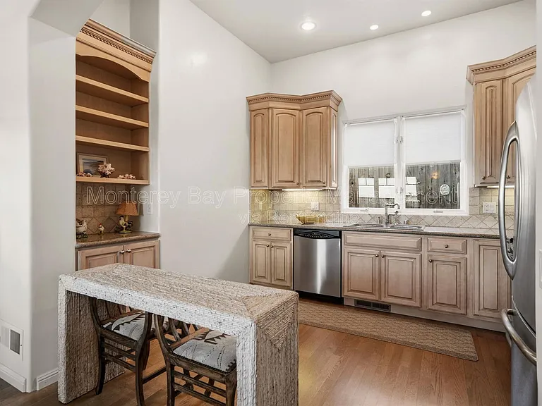 525 Laurel Ave — Photo 13