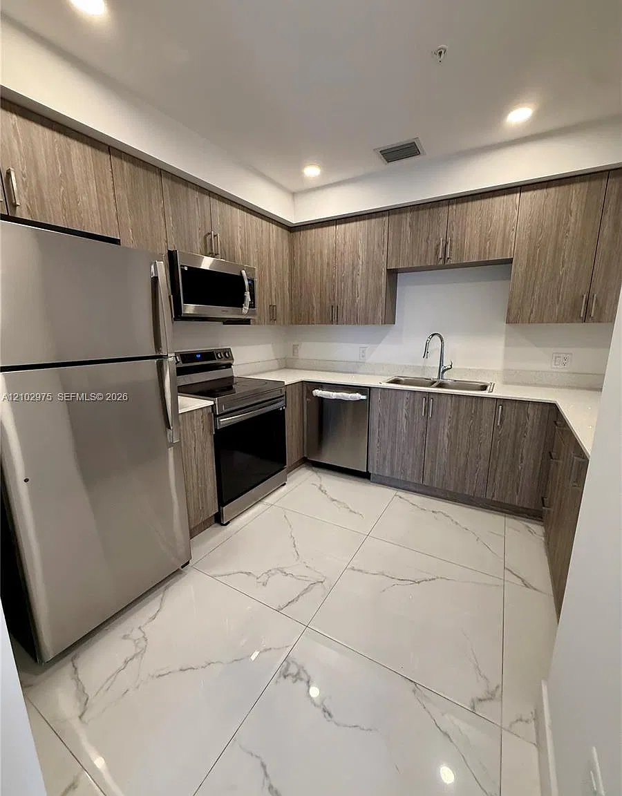 Grand At Doral — Photo 4