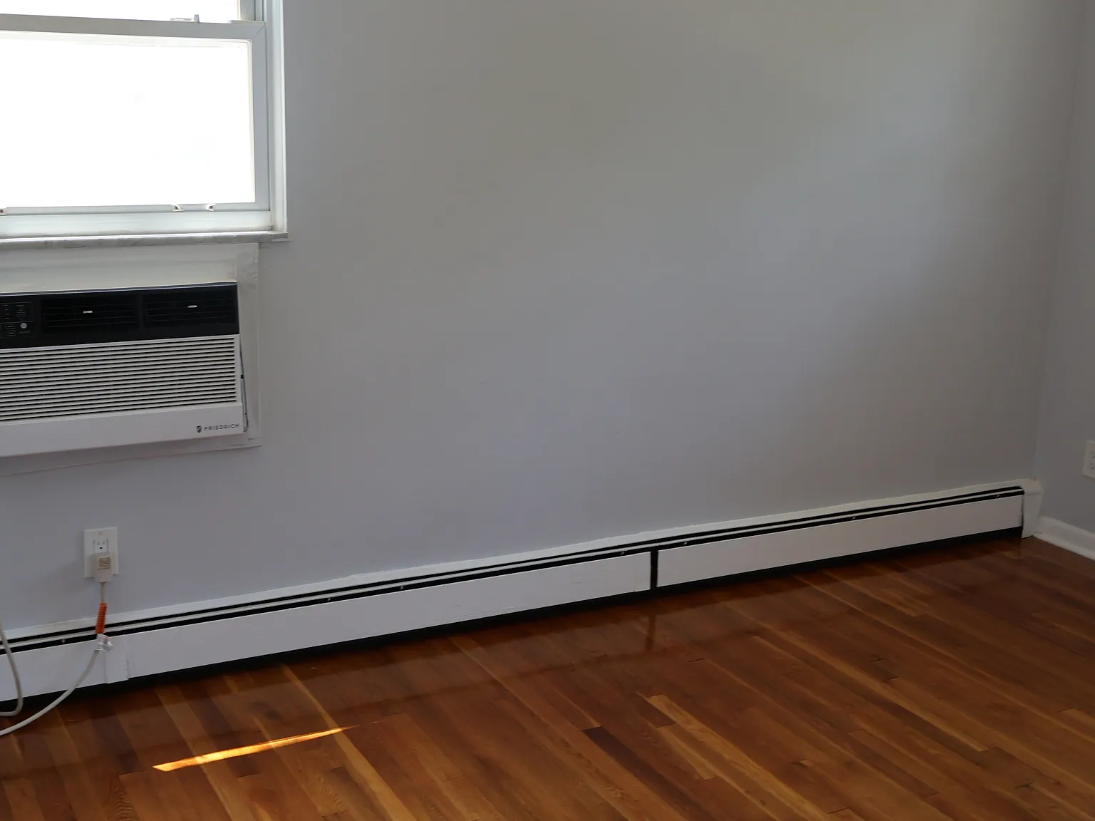 3 bed, 1900 sqft, $4,500 — Photo 1