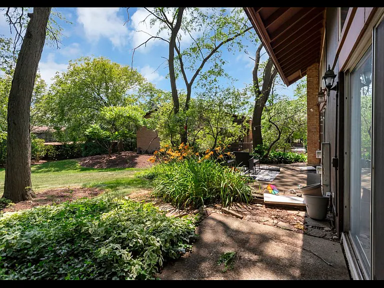 5913 Meadow Dr — Photo 5