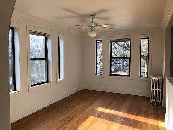 5th image of 509 W Belden Ave #2