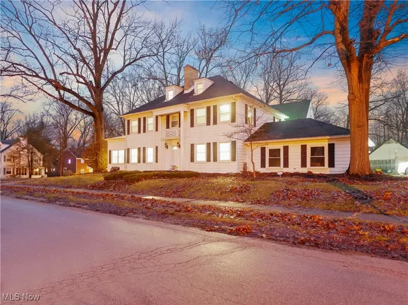 28 Jennette Dr, Youngstown, OH 44512