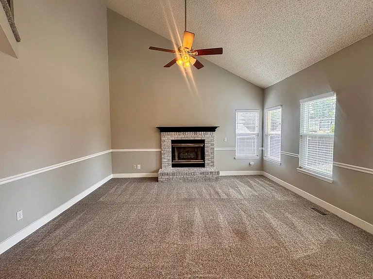 9380 Melbourne Dr — Photo 20
