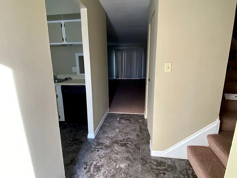 400 - ASHBURY APARTMENTS — Photo 35