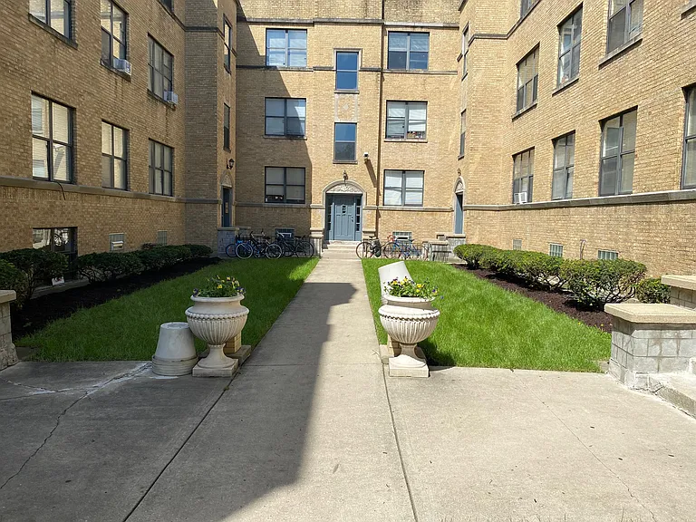 4926 N Kedzie Ave #1S — Photo 11