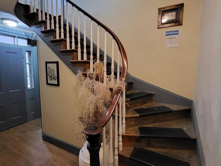 34 E Walnut St #B — Photo 1