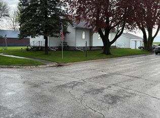 702 7th St, Whittemore, IA 50598