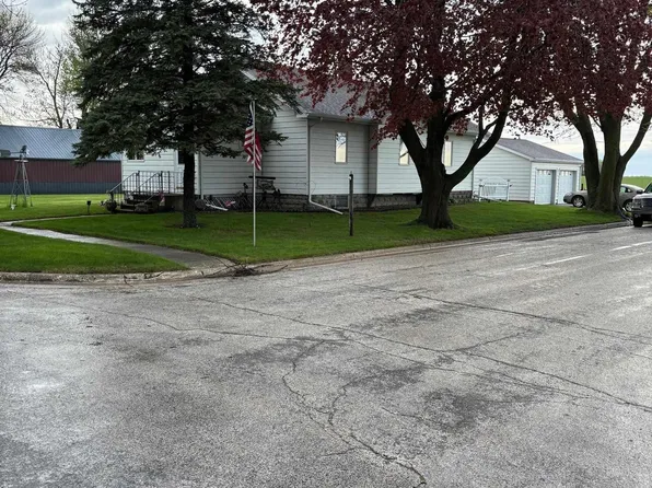 702 7th St, Whittemore, IA 50598