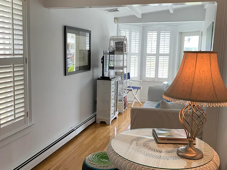 13 Heck Ave — Photo 21