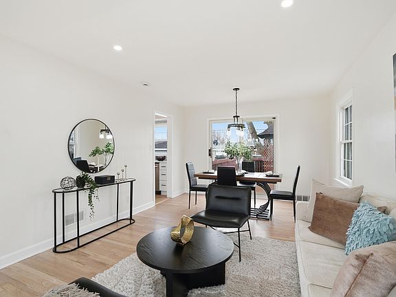 3rd image of 6936 Magoun Ave