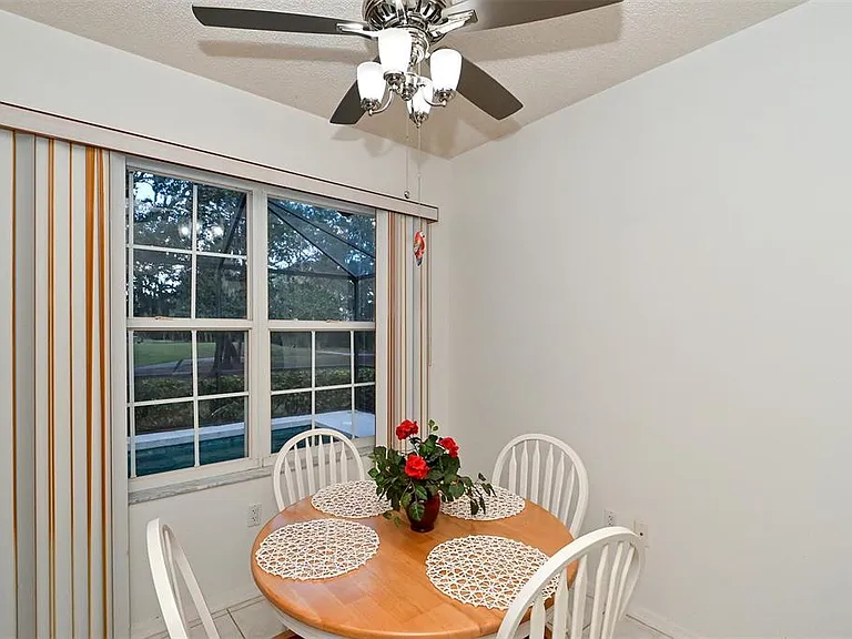 3866 Surrey Ct — Photo 20
