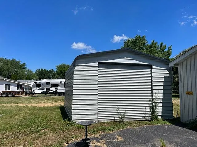 4077 Montcalm St — Photo 11
