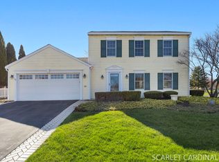 1S780 Deerfield Ln, Warrenville, IL 60555