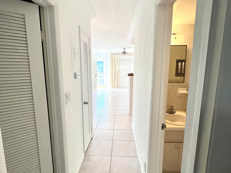 467 Golden Isles Dr — Photo 5