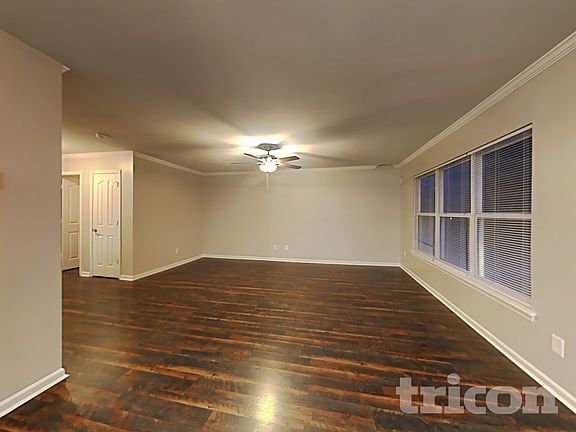 4th image of 4037 Dover Downs Dr