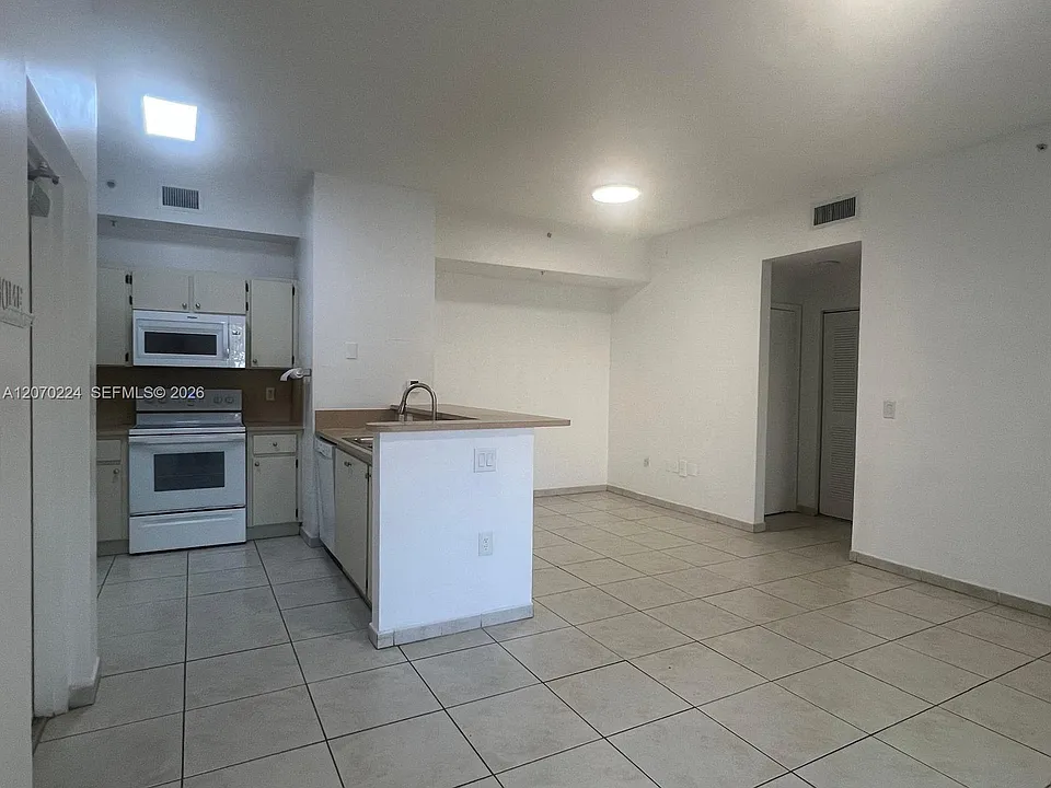 7320 NW 114th Ave #107