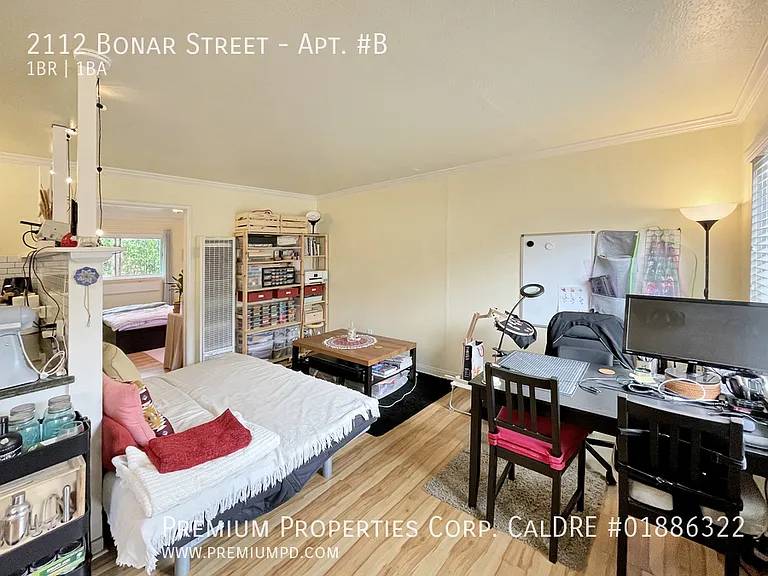 2112 Bonar St #B — Photo 7