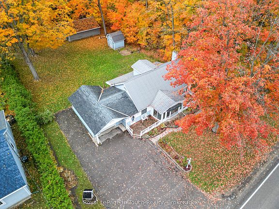 2nd image of 748 Overhead Bridge Rd