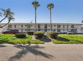 3900 Roxane Blvd APT 8B, Sarasota, FL 34235