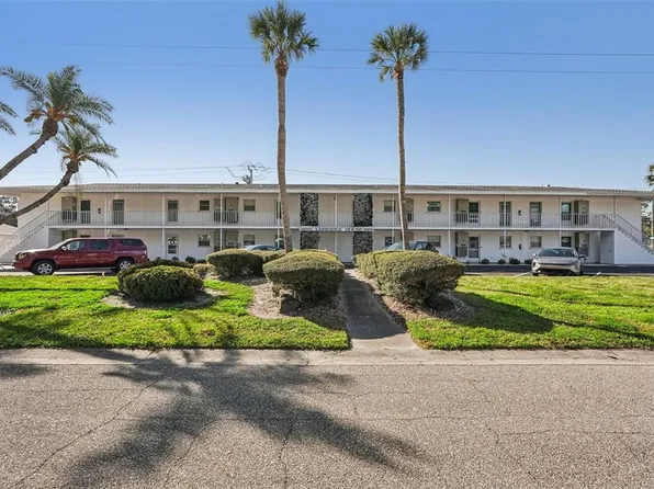 3900 Roxane Blvd APT 8B, Sarasota, FL 34235