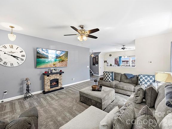 5th image of 1445 Logan Patrick Ct