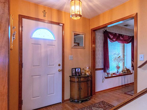 4th image of 2645 Bernadotte St