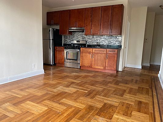 4th image of 967 Ocean Ave APT C2