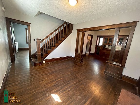 3rd image of 1744 Dayton Ave