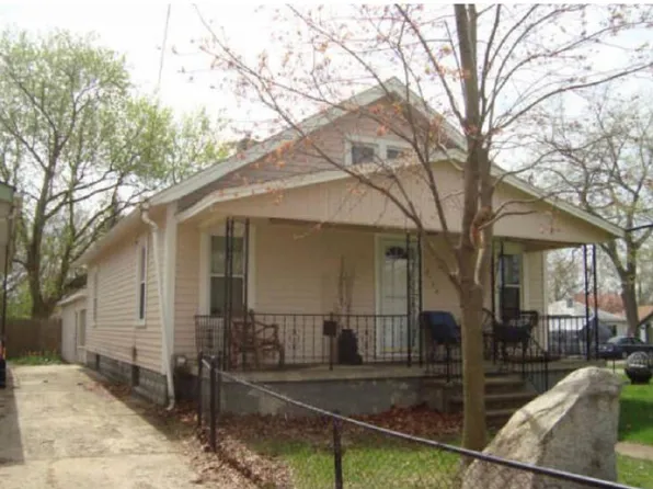 2184 E Schumacher St, Burton, MI 48529