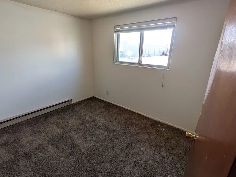 486 Whittier St — Photo 5