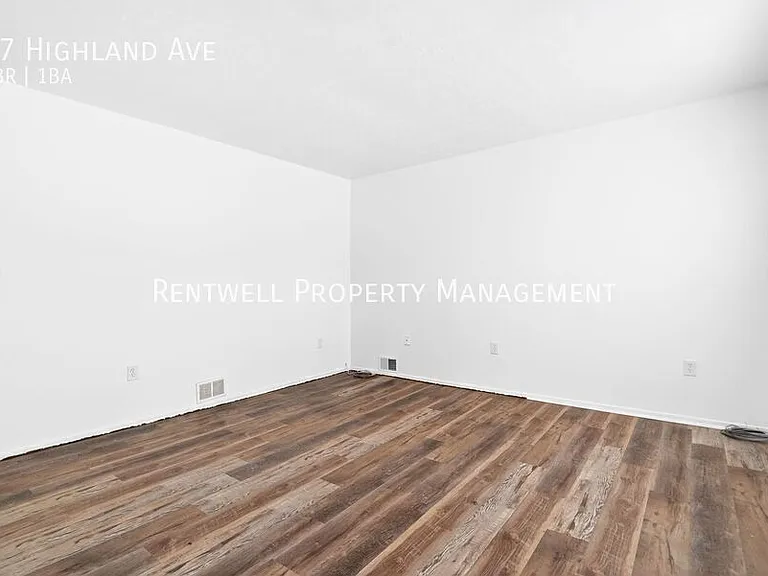 27 Highland Ave — Photo 25