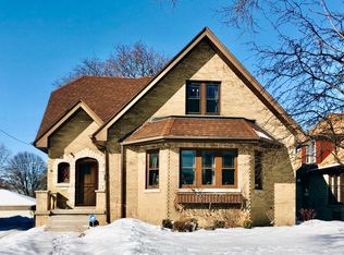 2751 N 70th St, Milwaukee, WI 53210