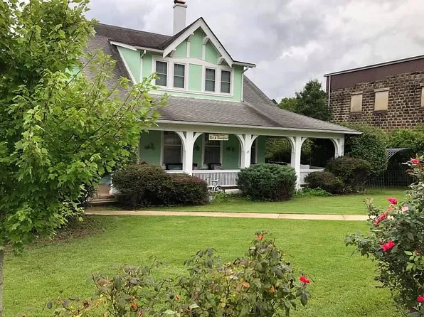 18546 Main St, Eminence, MO 65466