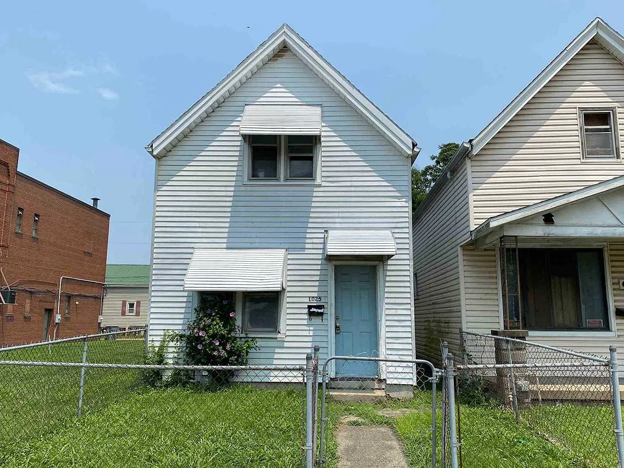 1025 W Franklin St photo 1
