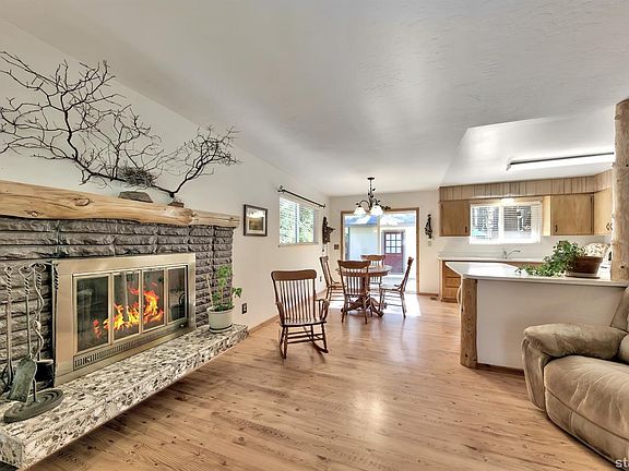 3rd image of 2684 Elwood Ave