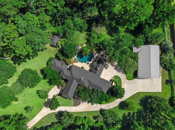 18022 Country Hls, Tomball, TX 77377