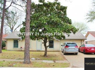 1818 Tompkins Dr, Grand Prairie, TX 75051