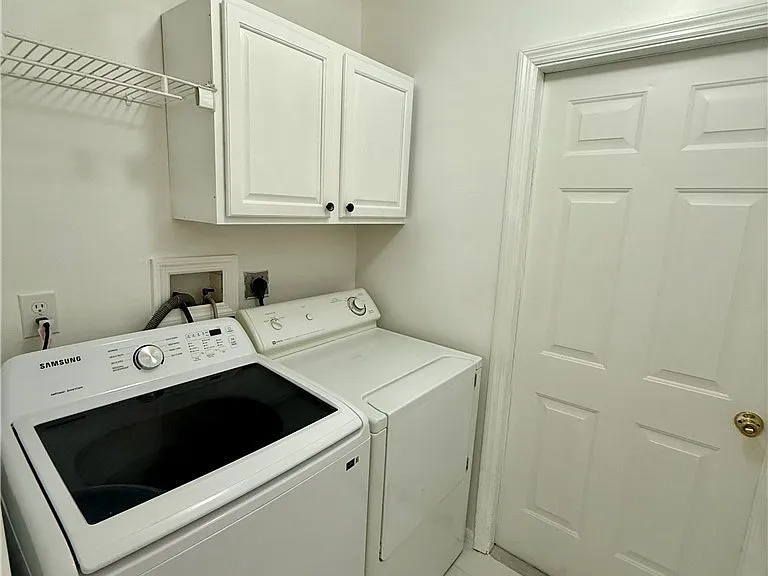2209 NE 9th Ave — Photo 30