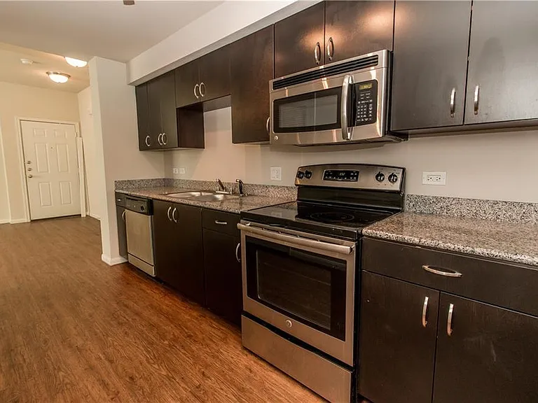 1401 E 4th St #203 — Photo 6