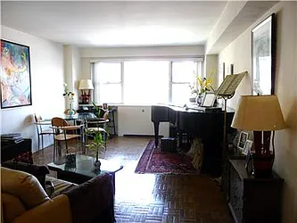 Rented by R New York