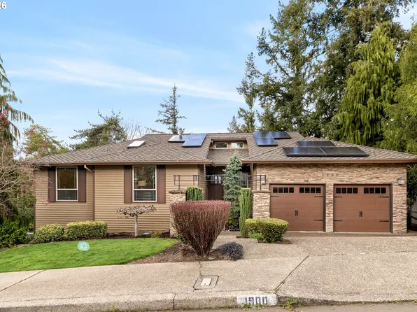 1900 Sunburst Ter, West Linn, OR 97068