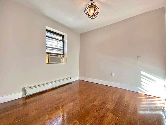 3rd image of 330 Evergreen Ave #1BB