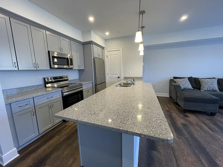 15 Park St #204 — Photo 2