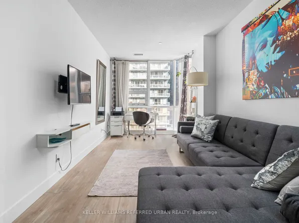 393 King St W #706, Toronto, ON M5V 3G8