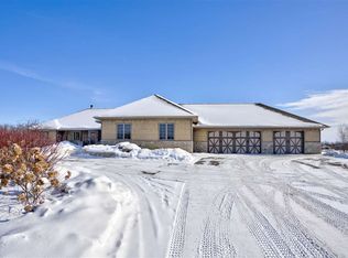 9336 Timber Ridge Rd, Neenah, WI 54956