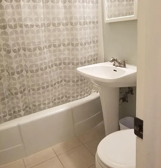 3412 S Elm St — Photo 14