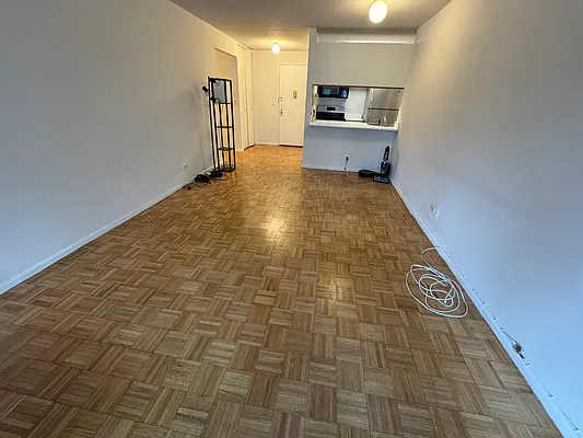 Rented by BATTERY PARK CITY RESIDENTIAL LLC | media 3